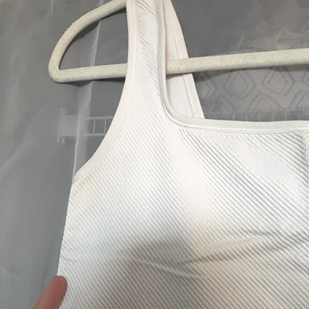White All In Motion Cropped Tank - Picture 3 of 4